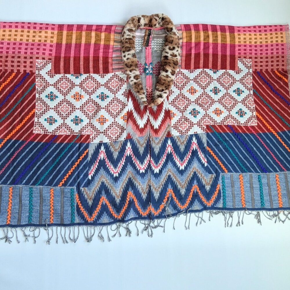 Aratta Silent Journey Poncho One Suze Southwestern - Picture 9 of 9